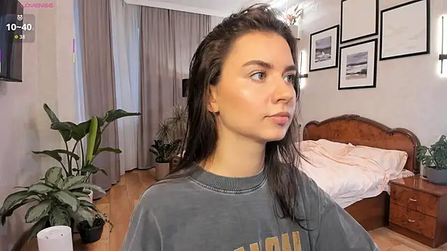 Snapshot of NicoleLuv chatting on October 30, 2025, 1:09 pm NicoleLuv online show from October 30, 2025, 1:09 pm