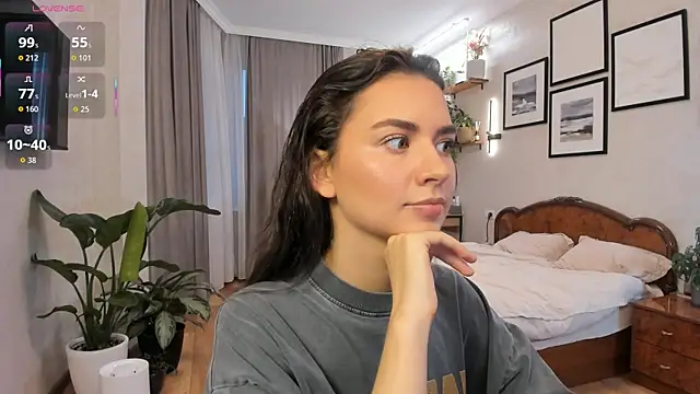 Snapshot of NicoleLuv chatting on November 14, 2025, 1:37 pm NicoleLuv online show from November 14, 2025, 1:37 pm