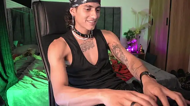 Snapshot of DemonKush-- chatting on May 26, 2026, 1:26 am DemonKush-- online show from May 26, 2026, 1:26 am