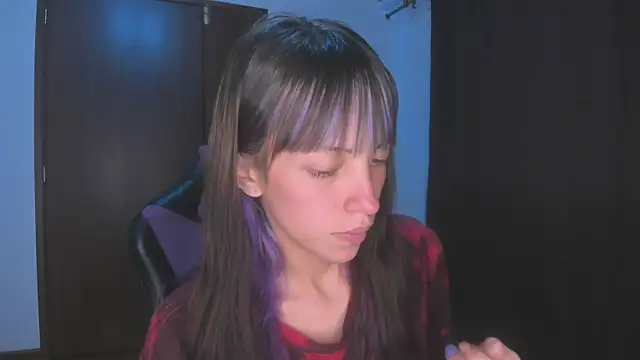 Snapshot of MiaGoth_ chatting on November 20, 2025, 2:45 am MiaGoth online show from November 20, 2025, 2:45 am