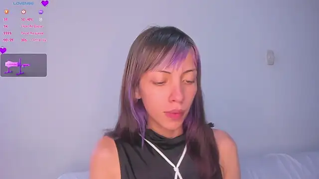 Snapshot of MiaGoth_ chatting on November 16, 2025, 7:40 pm MiaGoth online show from November 16, 2025, 7:40 pm