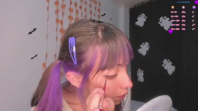 Snapshot of MiaGoth_ chatting on October 24, 2025, 1:15 am MiaGoth online show from October 24, 2025, 1:15 am