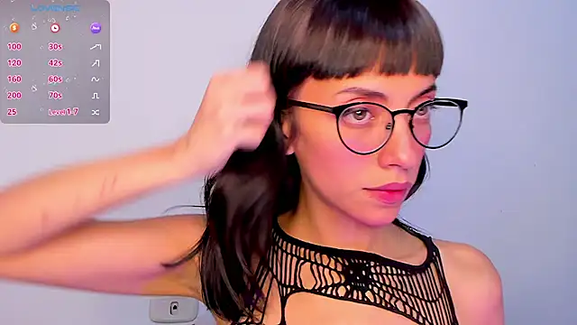 Snapshot of MiaGoth_ chatting on March 23, 2025, 4:05 am MiaGoth online show from March 23, 2025, 4:05 am