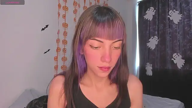 Snapshot of MiaGoth_ chatting on October 22, 2025, 4:17 pm MiaGoth online show from October 22, 2025, 4:17 pm