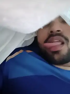 yourboy2000   online show from September 28, 2025, 6:09 am