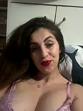 EmaSkyes online show from November 13, 2025, 7:51 pm