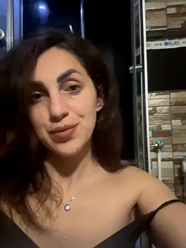 EmaSkyes online show from November 10, 2025, 7:19 pm