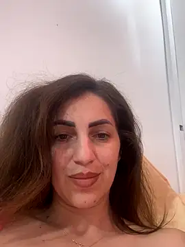 EmaSkyes online show from November 12, 2025, 7:34 am