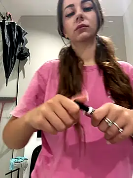 Snapshot of BelleSkye chatting on October 1, 2025, 2:38 am BelleSkye online show from October 1, 2025, 2:38 am