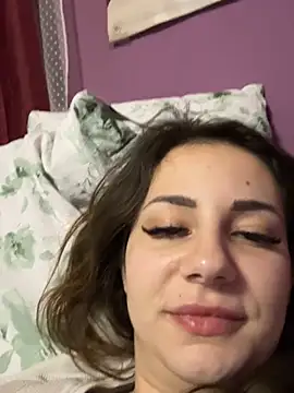 Snapshot of BelleSkye chatting on March 15, 2025, 9:27 pm BelleSkye online show from March 15, 2025, 9:27 pm