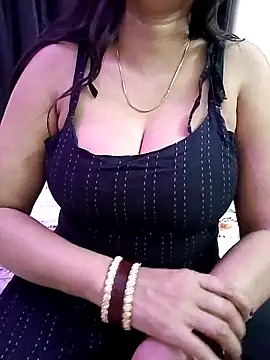 Snapshot of kaamuk_shweta chatting on April 19, 2026, 6:10 pm kaamuk shweta online show from April 19, 2026, 6:10 pm