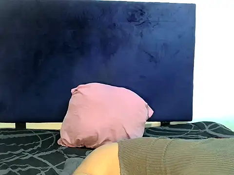 Snapshot of ReginaStar16 chatting on November 9, 2025, 1:53 am ReginaStar16 online show from November 9, 2025, 1:53 am