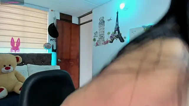 Luxxur69 online show from April 13, 2026, 3:27 pm