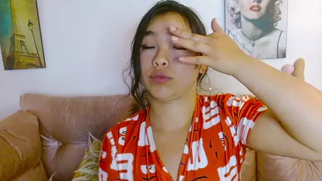 Snapshot of hinataleecs chatting on February 8, 2025, 9:03 am hinataleecs online show from February 8, 2025, 9:03 am