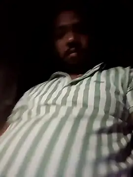 Snapshot of Mmm992170 chatting on January 7, 2026, 8:47 pm Mmm992170 online show from January 7, 2026, 8:47 pm