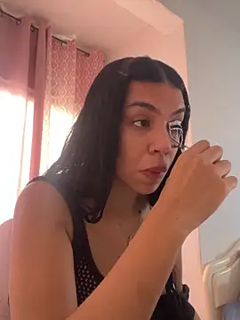 Snapshot of -Naomyy- chatting on May 17, 2026, 8:31 pm -Naomyy- online show from May 17, 2026, 8:31 pm