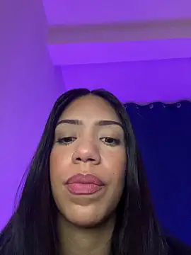 Snapshot of -Naomyy- chatting on October 29, 2025, 12:09 am -Naomyy- online show from October 29, 2025, 12:09 am