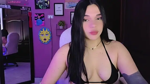 Snapshot of Veronica_111 chatting on October 10, 2025, 12:55 am Veronica 111 online show from October 10, 2025, 12:55 am