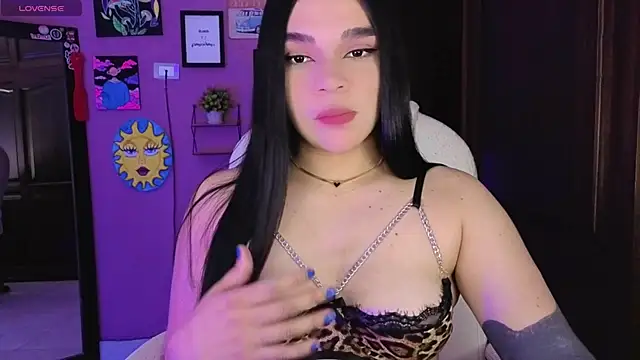 Snapshot of Veronica_111 chatting on October 5, 2025, 1:18 am Veronica 111 online show from October 5, 2025, 1:18 am