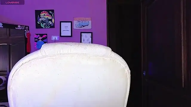 Snapshot of Veronica_111 chatting on October 4, 2025, 6:15 am Veronica 111 online show from October 4, 2025, 6:15 am