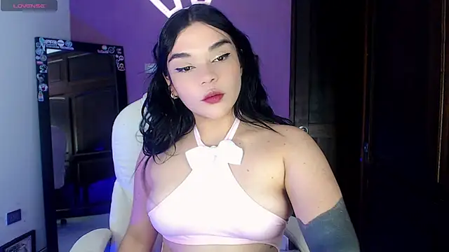 Snapshot of Veronica_111 chatting on February 9, 2025, 10:21 pm Veronica 111 online show from February 9, 2025, 10:21 pm