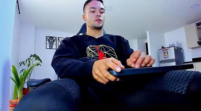 alexander collin02 online show from February 21, 2025, 1:00 pm