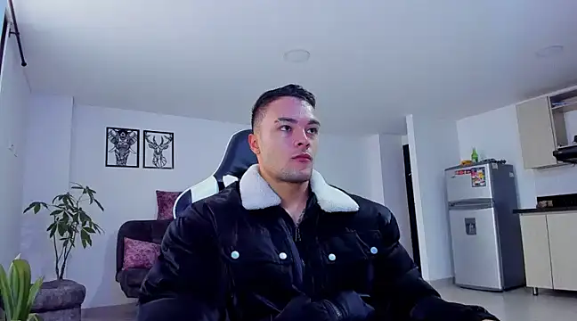 alexander collin02 online show from January 8, 2025, 1:52 pm