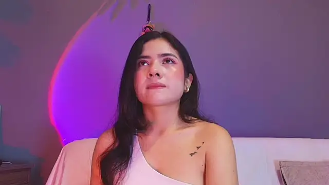 adara johnson   online show from May 8, 2026, 12:20 pm