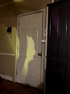 Snapshot of yosparky chatting on November 16, 2025, 4:06 am yosparky online show from November 16, 2025, 4:06 am