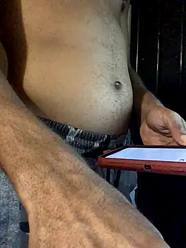 Snapshot of yosparky chatting on November 8, 2025, 7:01 am yosparky online show from November 8, 2025, 7:01 am