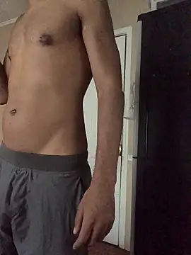 Snapshot of yosparky chatting on November 16, 2025, 10:24 pm yosparky online show from November 16, 2025, 10:24 pm