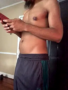 Snapshot of yosparky chatting on November 17, 2025, 9:08 pm yosparky online show from November 17, 2025, 9:08 pm