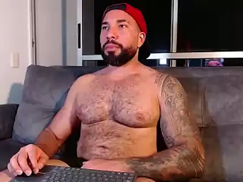 Snapshot of roman_muscle chatting on February 1, 2025, 4:46 am roman muscle online show from February 1, 2025, 4:46 am