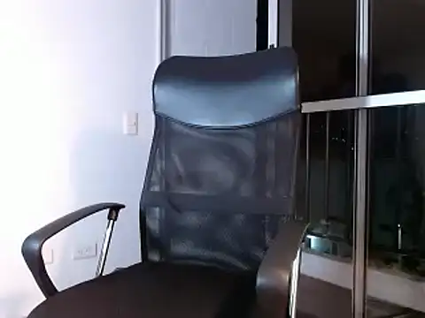 Snapshot of roman_muscle chatting on January 31, 2025, 3:52 am roman muscle online show from January 31, 2025, 3:52 am