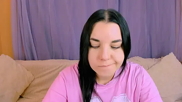 Snapshot of Kate_Ree chatting on December 15, 2025, 5:57 am Kate Ree online show from December 15, 2025, 5:57 am