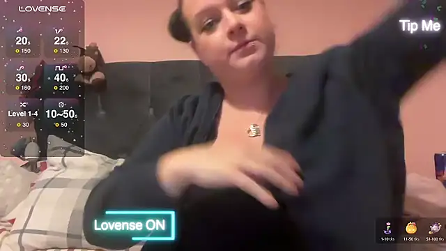 Snapshot of NaughtyWifeUK chatting on December 13, 2024, 6:49 pm NaughtyWifeUK online show from December 13, 2024, 6:49 pm