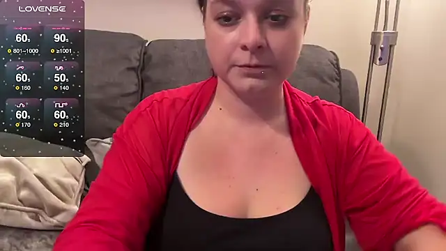 Snapshot of NaughtyWifeUK chatting on November 14, 2025, 1:09 am NaughtyWifeUK online show from November 14, 2025, 1:09 am