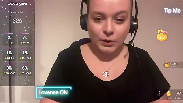 Snapshot of NaughtyWifeUK chatting on December 29, 2024, 4:29 pm NaughtyWifeUK online show from December 29, 2024, 4:29 pm