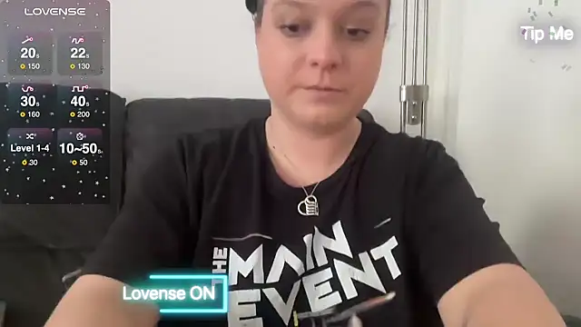 Snapshot of NaughtyWifeUK chatting on February 7, 2025, 9:58 am NaughtyWifeUK online show from February 7, 2025, 9:58 am