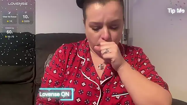 Snapshot of NaughtyWifeUK chatting on December 29, 2024, 9:30 pm NaughtyWifeUK online show from December 29, 2024, 9:30 pm