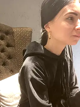 Starry Siren online show from November 6, 2025, 11:58 am