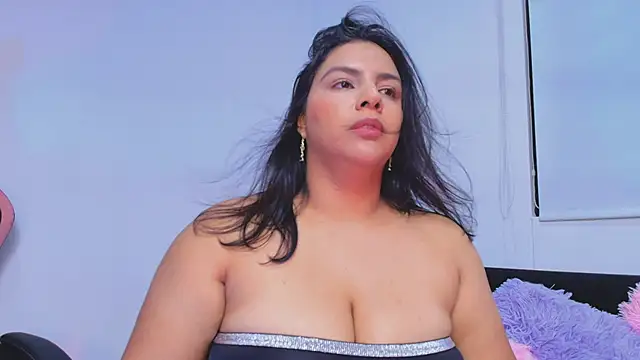 Snapshot of Brenda__gomez chatting on February 25, 2025, 4:57 pm Brenda gomez online show from February 25, 2025, 4:57 pm