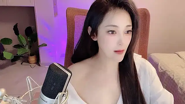 Daisy-77 online show from November 19, 2025, 3:12 pm