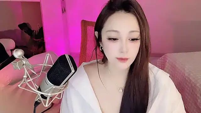 Snapshot of Daisy-77 chatting on October 19, 2025, 12:08 pm Daisy-77 online show from October 19, 2025, 12:08 pm