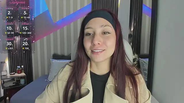 Snapshot of emily_layton chatting on December 5, 2025, 2:37 pm emily layton online show from December 5, 2025, 2:37 pm