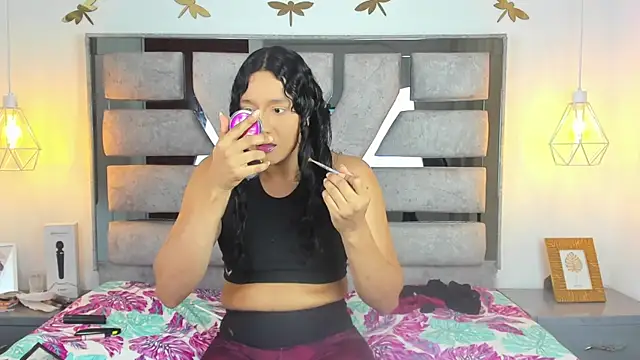 Snapshot of Alison_Chan_ chatting on December 17, 2025, 3:28 pm Alison Chan online show from December 17, 2025, 3:28 pm