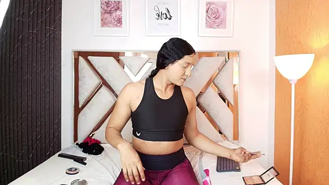 Snapshot of Alison_Chan_ chatting on November 4, 2025, 3:05 pm Alison Chan online show from November 4, 2025, 3:05 pm