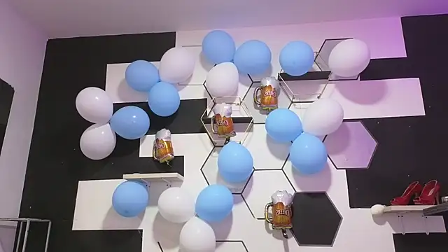 Snapshot of alondrabigtits chatting on September 29, 2025, 12:22 pm alondrabigtits online show from September 29, 2025, 12:22 pm