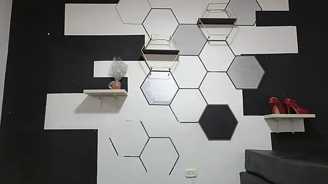 Snapshot of alondrabigtits chatting on September 24, 2025, 12:00 pm alondrabigtits online show from September 24, 2025, 12:00 pm