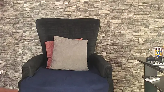 Snapshot of alondrabigtits chatting on November 6, 2025, 12:31 pm alondrabigtits online show from November 6, 2025, 12:31 pm